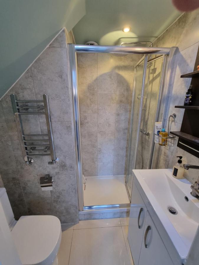 Single Room With En-Suite Shower Room In Zone 1 London Eksteriør bilde