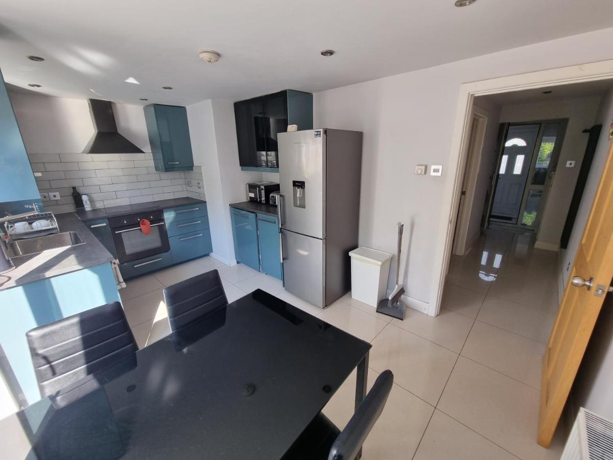 Single Room With En-Suite Shower Room In Zone 1 London Eksteriør bilde